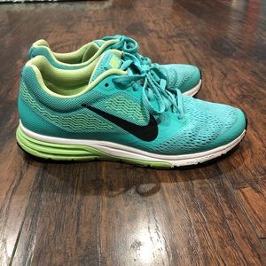 Nike running sneakers women’s 7.5